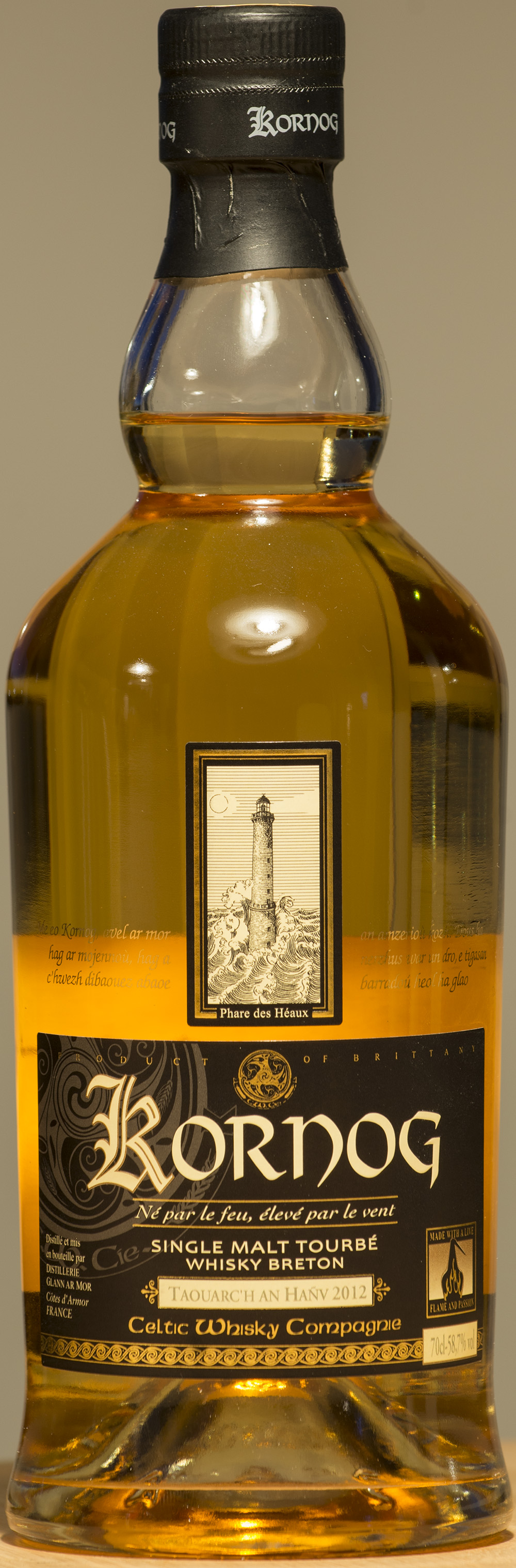 Billede: DSC_9105 - Kornog - Taouarch an Hanv 2012 - bottle front.jpg