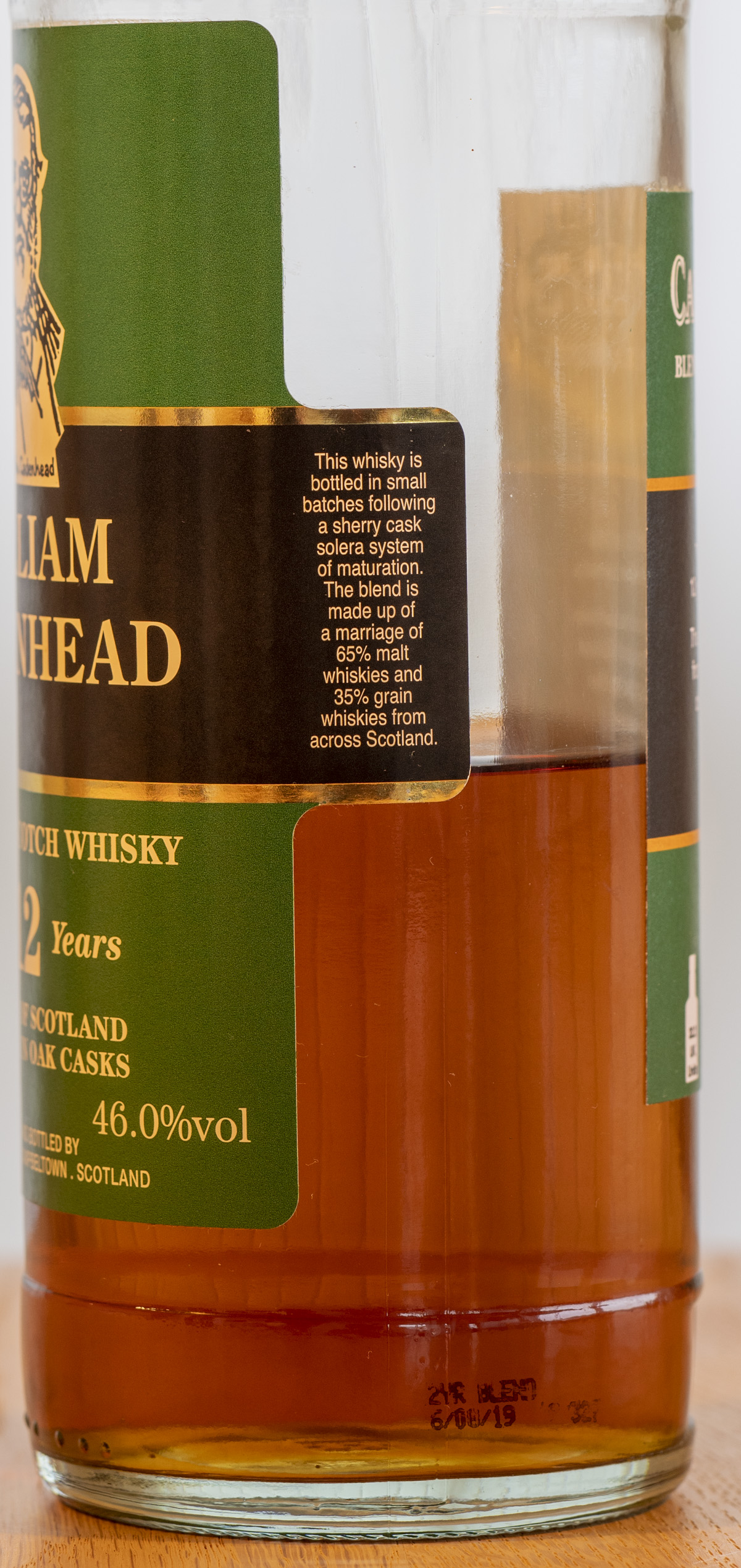Billede: PHC_3872 - William Cadenhead Blended Scotch Whisky 12y - right side.jpg