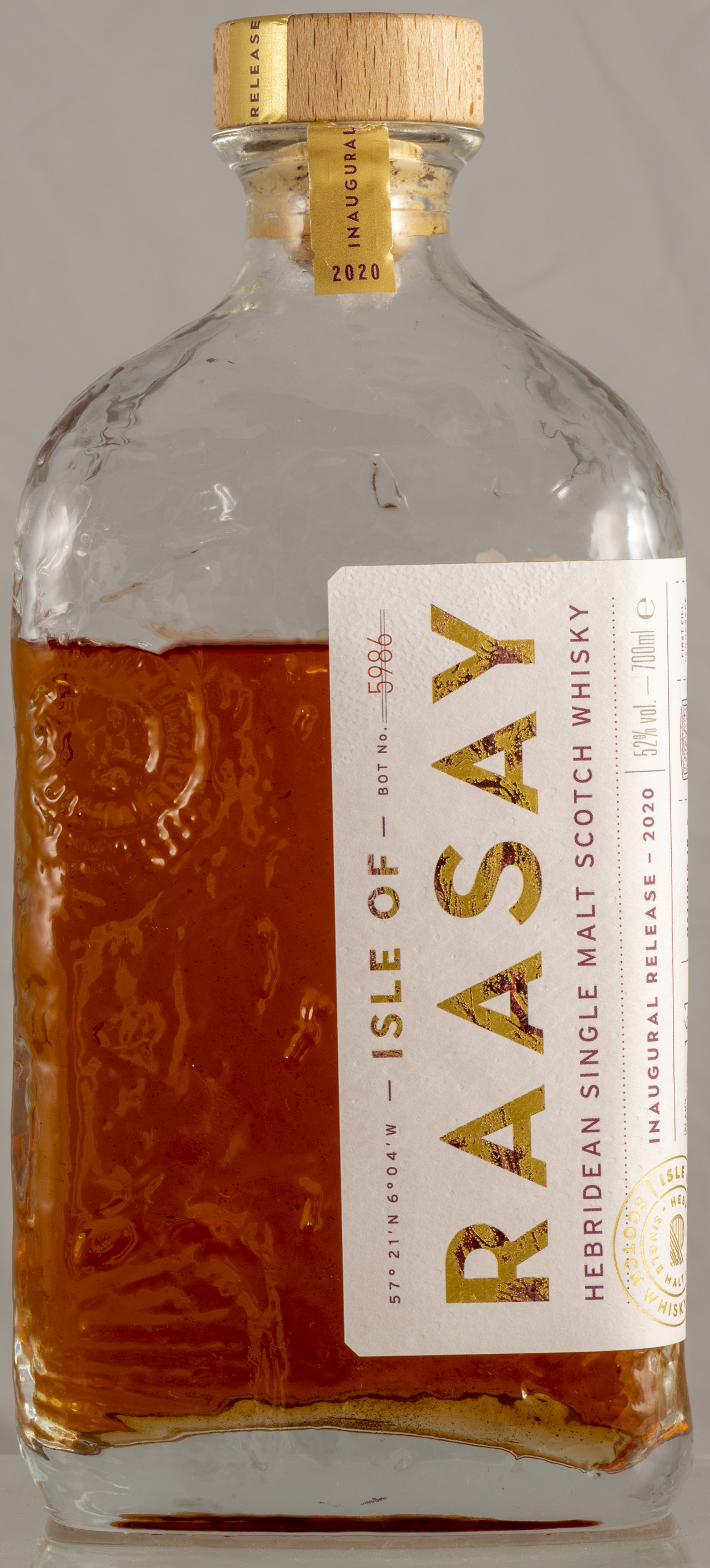 Billede: PHC_6051 - Isle of Raasay - Inaugural Release 2020 - bottle front.jpg