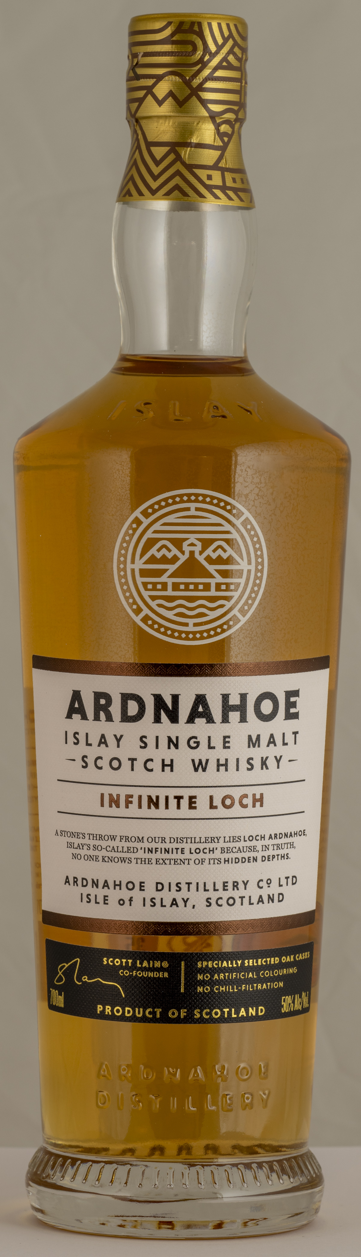 Billede: NZ8_6439 - Ardnahoe Infinite Loch - bottle front.jpg